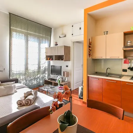 Apartment Alessia's Flat- Lorenteggio *