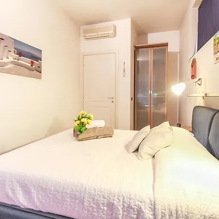 Alessia's Flat- Lorenteggio Milan