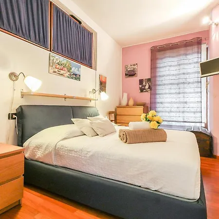 Alessia's Flat- Lorenteggio Apartment *